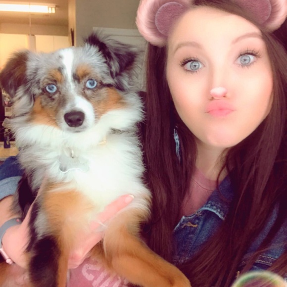 Meet your Posher, Emilee - Picture 4 of 4